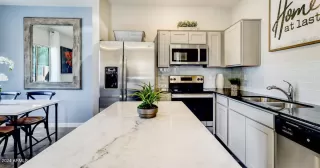 Photo #6: 6686080 Listing