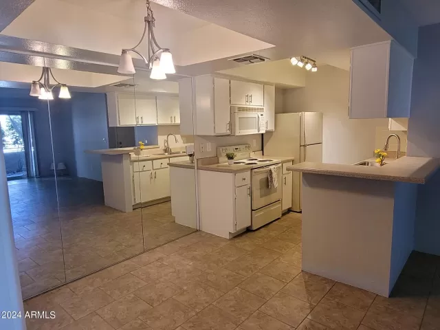 MLS: 6686172 Condo For Sale