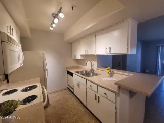 Photo #2: 6686172 Listing