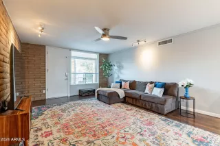 Photo #6: 6686204 Listing