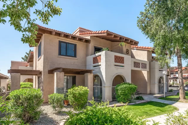 MLS: 6686296 Condo For Sale