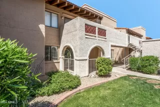 Photo #3: 6686296 Listing