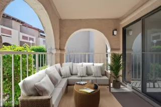 Photo #4: 6686296 Listing