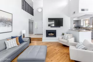 Photo #2: 6686559 Listing