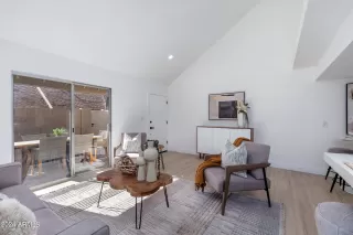 Photo #4: 6686594 Listing