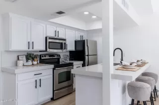 Photo #6: 6686594 Listing