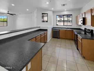 Photo #6: 6686596 Listing