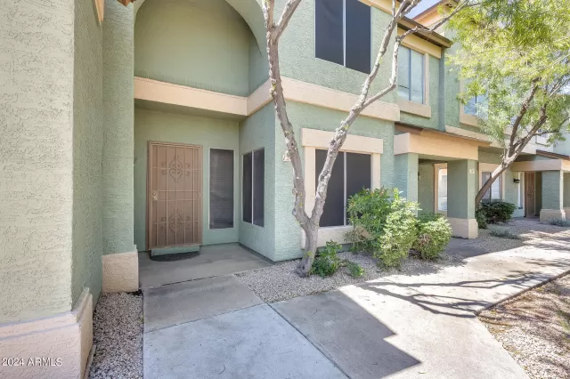 MLS: 6686637 Condo For Sale