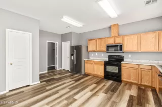 Photo #5: 6686691 Listing 