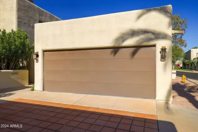 MLS: 6686910 Condo For Sale