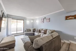 Photo #3: 6687152 Listing 