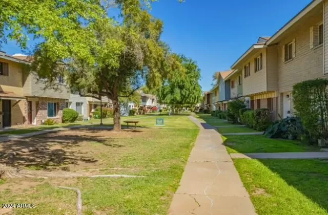 MLS: 6687182 Condo For Sale