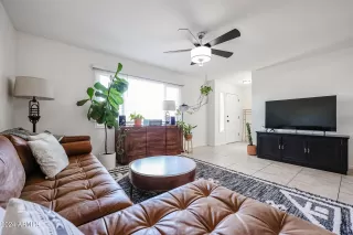 Photo #3: 6687195 Listing