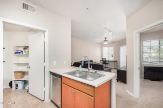 Photo #4: 6687204 Listing