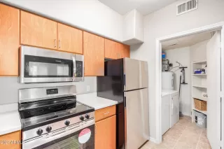 Photo #5: 6687204 Listing