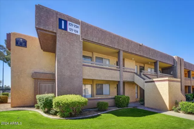 MLS: 6687267 Condo For Sale