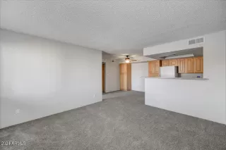 Photo #1: 6687267 Listing