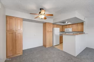 Photo #5: 6687267 Listing