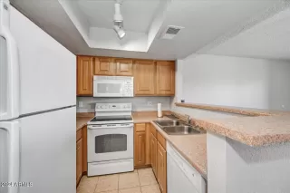 Photo #6: 6687267 Listing