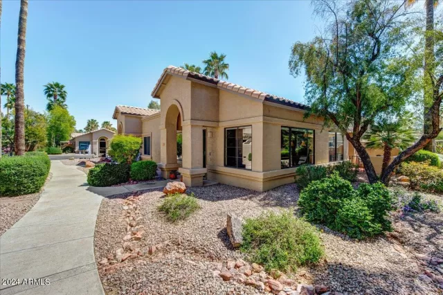 MLS: 6687320 Condo For Sale
