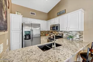 Photo #3: 6687320 Listing 