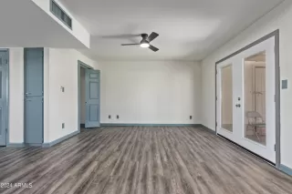 Photo #5: 6687357 Listing