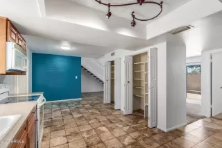 Photo #3: 6687582 Listing