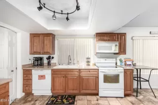 Photo #6: 6687582 Listing