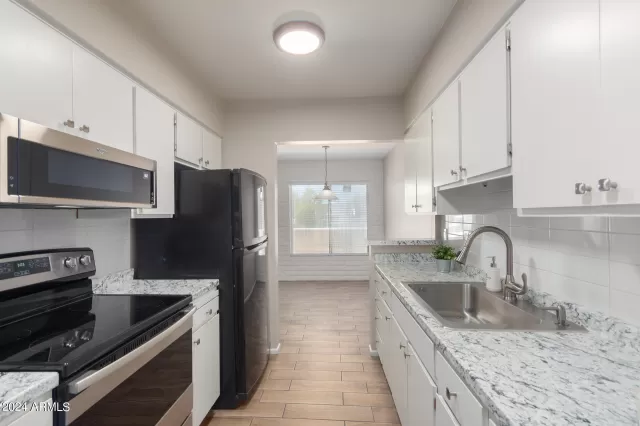 MLS: 6687648 Condo For Sale