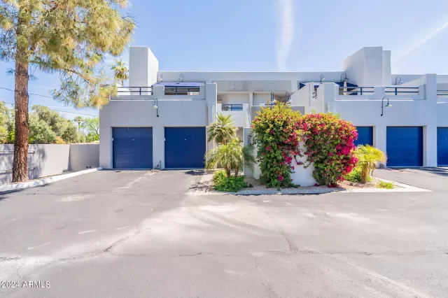 MLS: 6687736 Condo For Sale