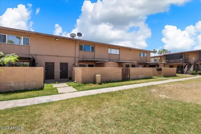 MLS: 6687857 Condo For Sale