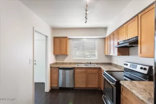 Photo #5: 6687857 Listing