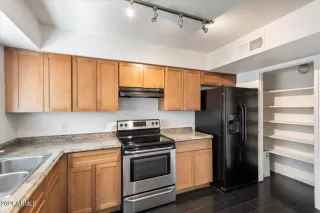 Photo #6: 6687857 Listing