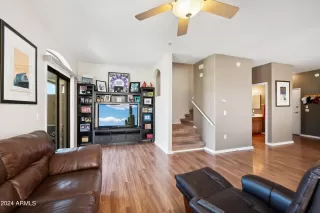 Photo #4: 6687863 Listing