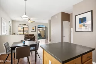 Photo #6: 6687863 Listing