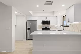 Photo #3: 6688043 Listing 