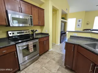 Photo #5: 6688066 Listing