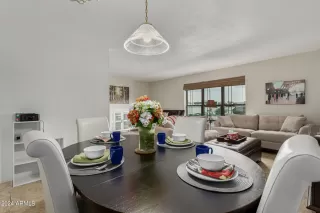 Photo #4: 6688394 Listing