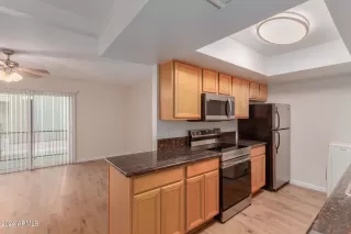 Photo #4: 6688446 Listing