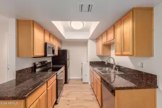 Photo #5: 6688446 Listing