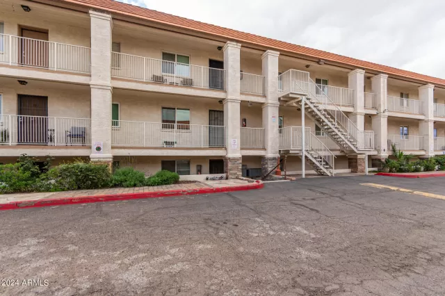 MLS: 6688602 Condo For Sale