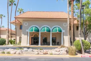 Photo #3: 6688626 Listing