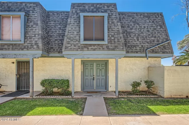 MLS: 6688977 Condo For Sale