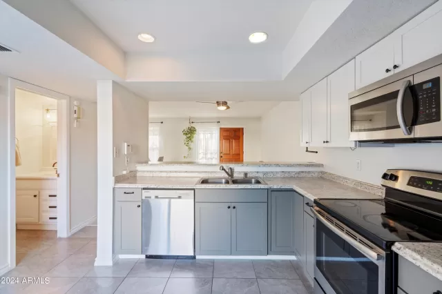 MLS: 6689016 Condo For Sale