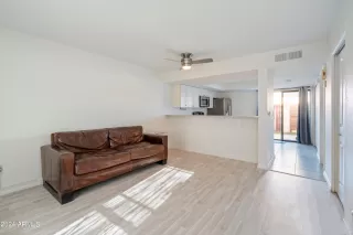 Photo #4: 6689016 Listing