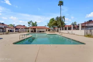 Photo #5: 6689104 Listing