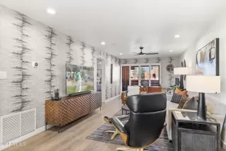 Photo #2: 6689334 Listing 