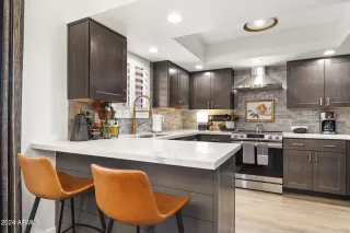 Photo #6: 6689334 Listing 