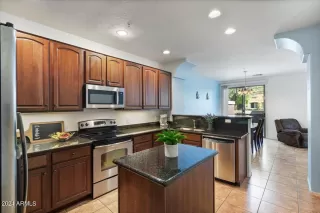 Photo #5: 6689393 Listing