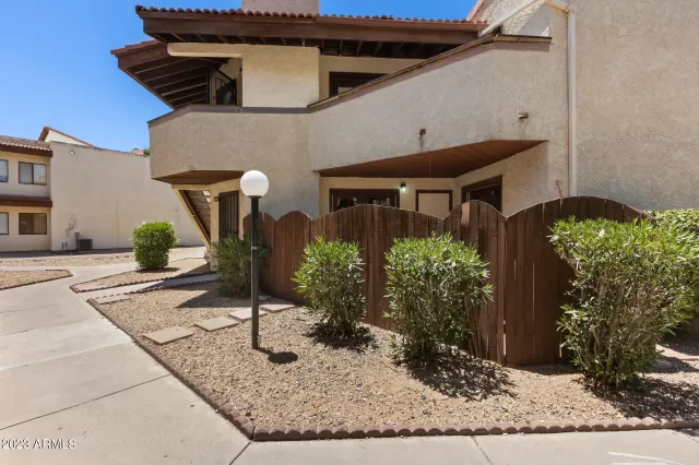 MLS: 6689415 Condo For Sale